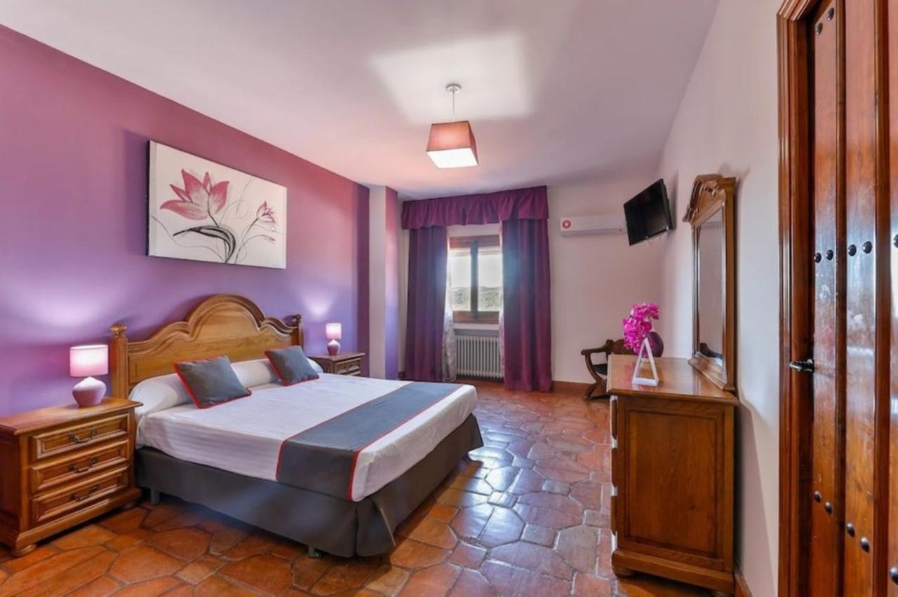 Hostal Alfonso XI Γουαδελούπη Εξωτερικό φωτογραφία